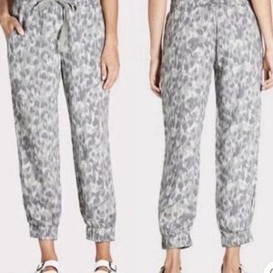 Anthropologie Cloth‎ & Stone 100% Tencel Leopard Animal Print Joggers Pants Med